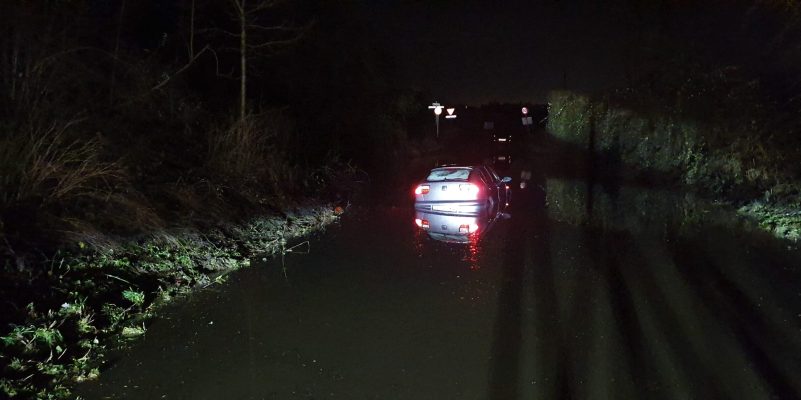 Complexus client car fitted with vehicle tracker in emergency flood using tracker to get help